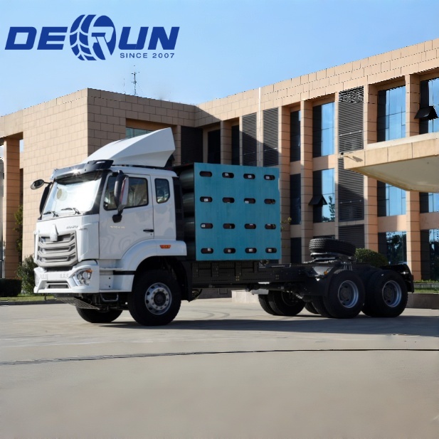 Vlečni tovornjak Sinotruk Howo 6x4 CNG NX