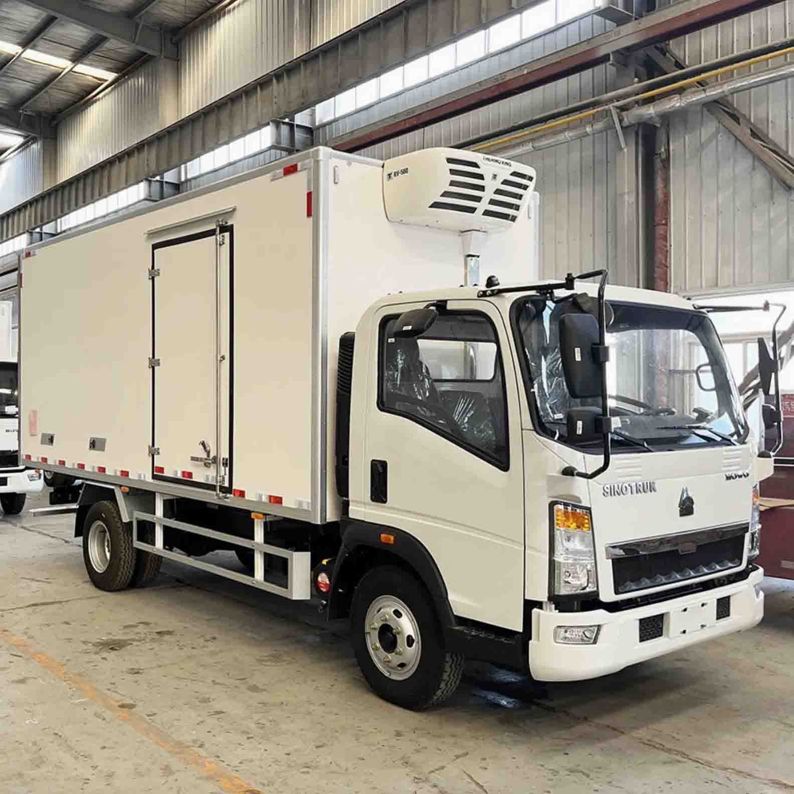 Sinotruk Howo Hladi 4x2 Van Truck