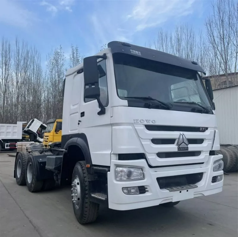 Rabljeni vlačilec HOWO 6x4 371HP